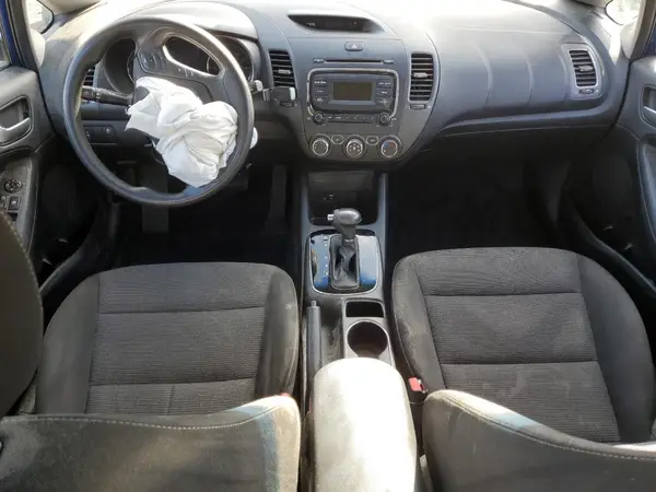 3KPFK4A78HE128822 2017 KIA FORTE - Image 8