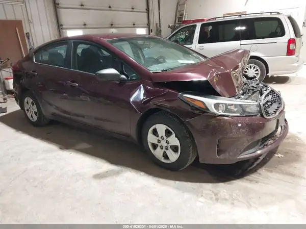 3KPFK4A78HE129551 2017 KIA FORTE - Image 1