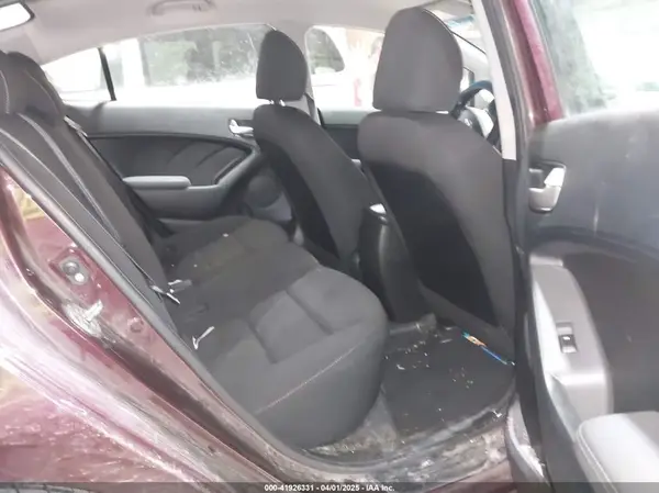 3KPFK4A78HE129551 2017 KIA FORTE - Image 8