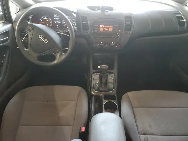 3KPFK4A78HE135320 2017 KIA FORTE - Image 8