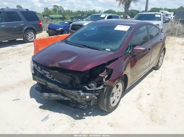 3KPFK4A78HE135379 2017 KIA FORTE - Image 2