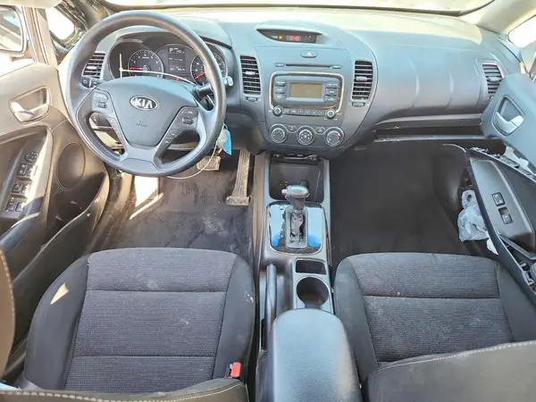 3KPFK4A78HE135897 2017 KIA FORTE - Image 8
