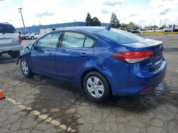 3KPFK4A78HE136709 2017 KIA FORTE - Image 2