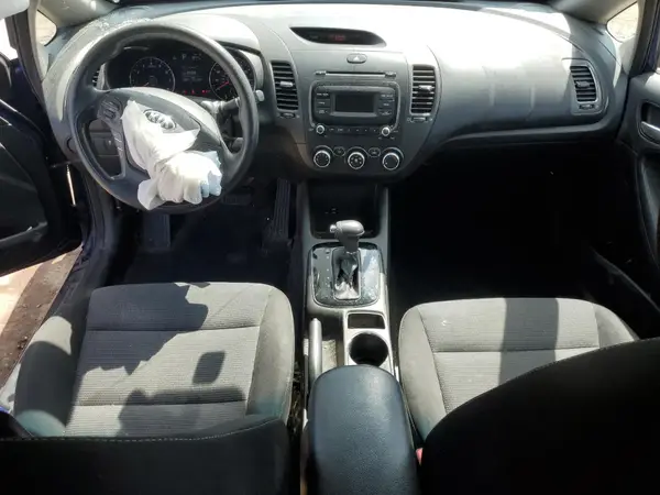 3KPFK4A78HE136709 2017 KIA FORTE - Image 8