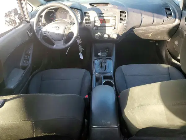 3KPFK4A78HE138895 2017 KIA FORTE - Image 8