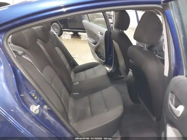 3KPFK4A78HE139108 2017 KIA FORTE - Image 8