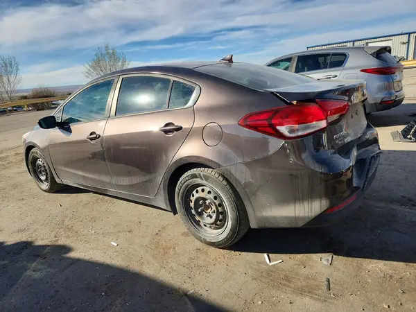 3KPFK4A78HE139755 2017 KIA FORTE - Image 2