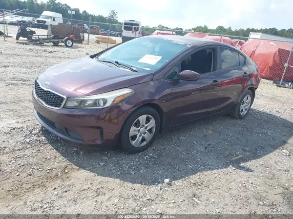 3KPFK4A78HE140596 2017 KIA FORTE - Image 2