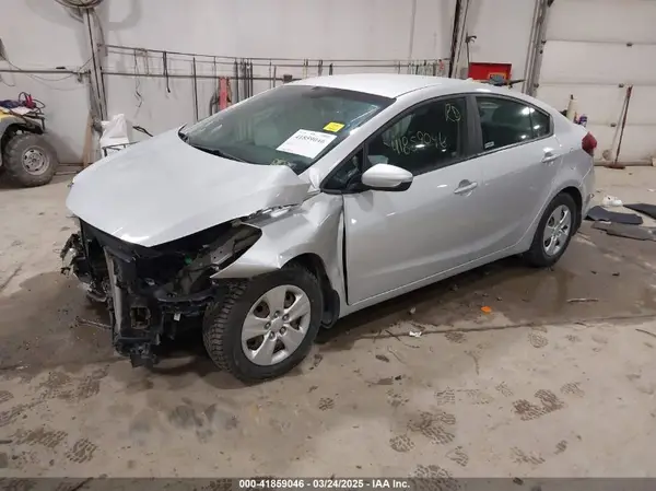 3KPFK4A78HE141215 2017 KIA FORTE - Image 2