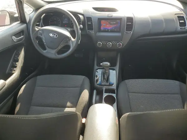 3KPFK4A78HE142221 2017 KIA FORTE - Image 8