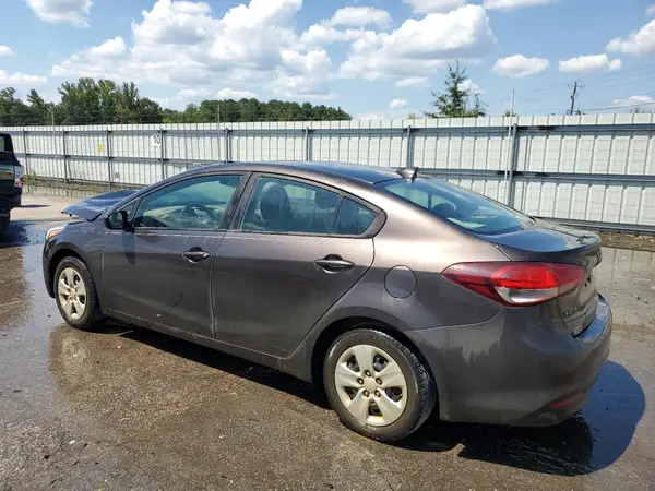 3KPFK4A78HE142252 2017 KIA FORTE - Image 2