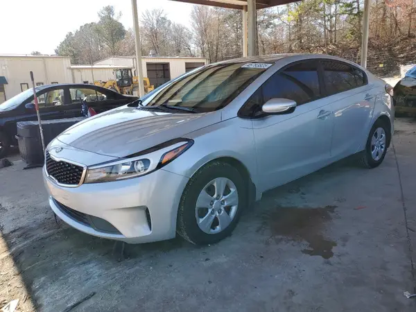3KPFK4A78HE142882 2017 KIA FORTE - Image 1