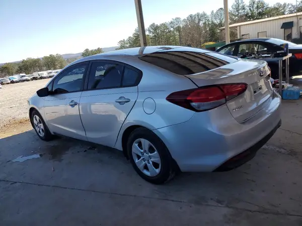 3KPFK4A78HE142882 2017 KIA FORTE - Image 2