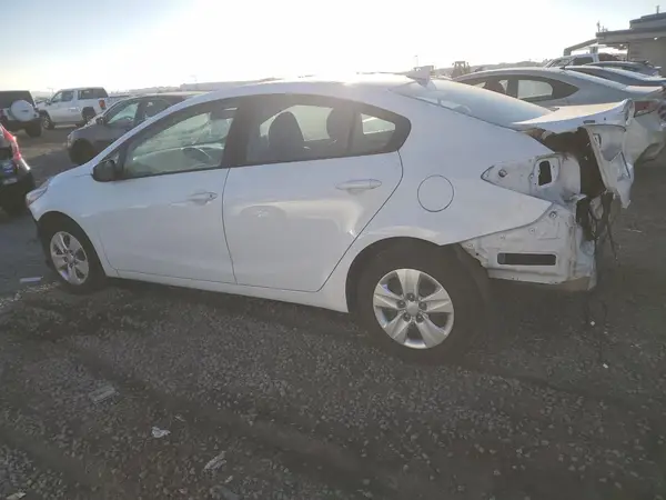 3KPFK4A78HE142896 2017 KIA FORTE - Image 2