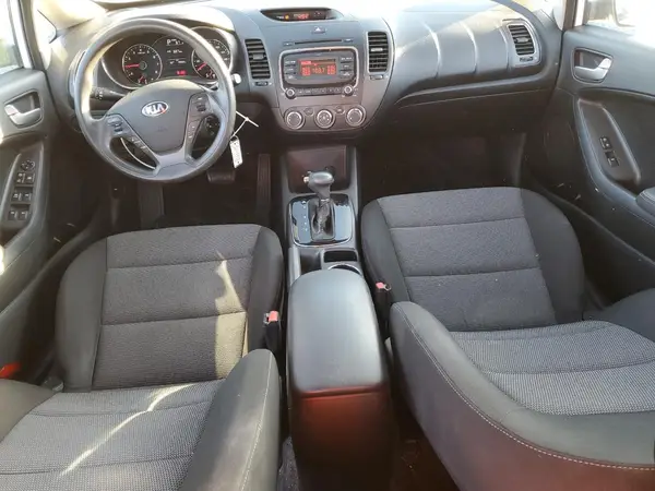 3KPFK4A78HE142896 2017 KIA FORTE - Image 8