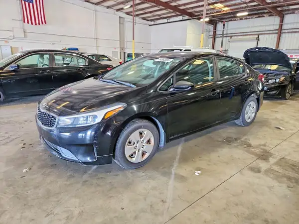 3KPFK4A78HE143238 2017 KIA FORTE - Image 1