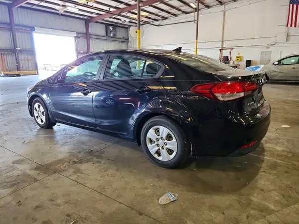 3KPFK4A78HE143238 2017 KIA FORTE - Image 2
