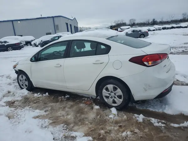 3KPFK4A78HE143417 2017 KIA FORTE - Image 2
