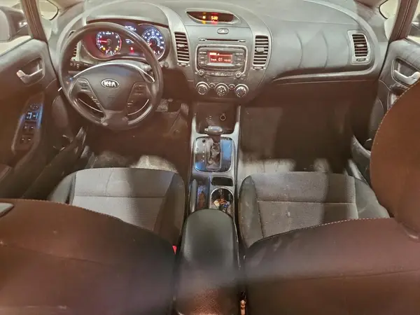 3KPFK4A78HE146737 2017 KIA FORTE - Image 8