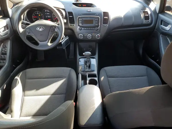 3KPFK4A78HE147015 2017 KIA FORTE - Image 8