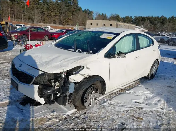3KPFK4A78HE148875 2017 KIA FORTE - Image 2