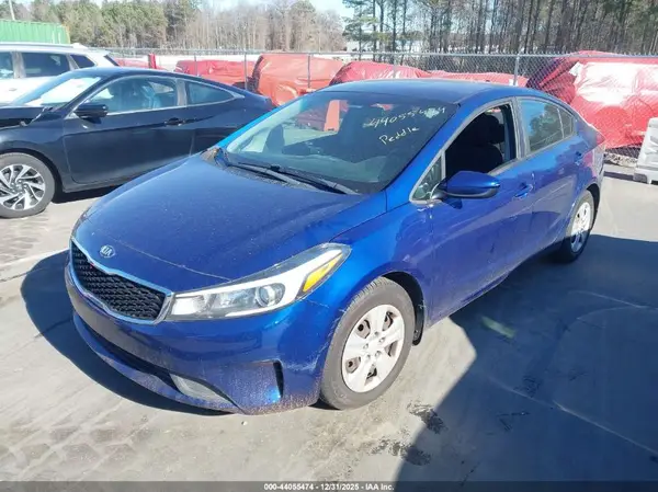 3KPFK4A78HE149217 2017 KIA FORTE - Image 2
