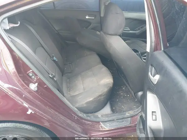 3KPFK4A78HE150965 2017 KIA FORTE - Image 8