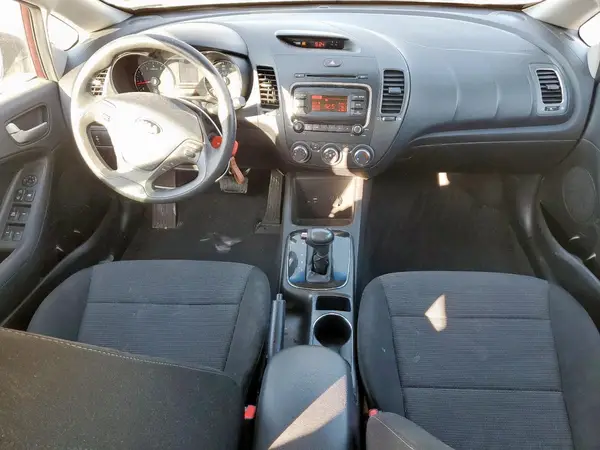 3KPFK4A78HE151226 2017 KIA FORTE - Image 8