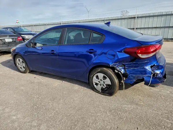 3KPFK4A78HE152828 2017 KIA FORTE - Image 2