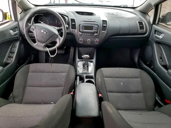 3KPFK4A78HE153722 2017 KIA FORTE - Image 8