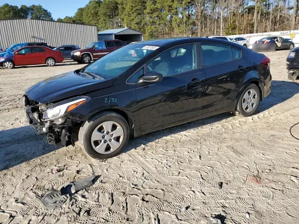 3KPFK4A78HE154241 2017 KIA FORTE - Image 1