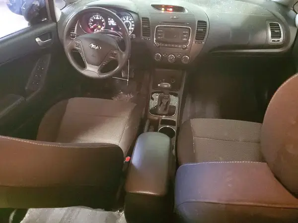 3KPFK4A78HE157415 2017 KIA FORTE - Image 8