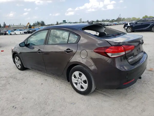 3KPFK4A78HE157754 2017 KIA FORTE - Image 2