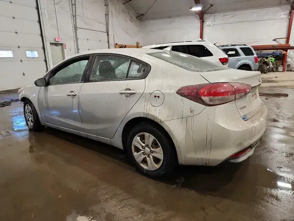 3KPFK4A78HE157964 2017 KIA FORTE - Image 2