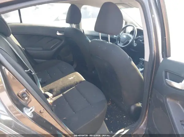 3KPFK4A78HE158368 2017 KIA FORTE - Image 8