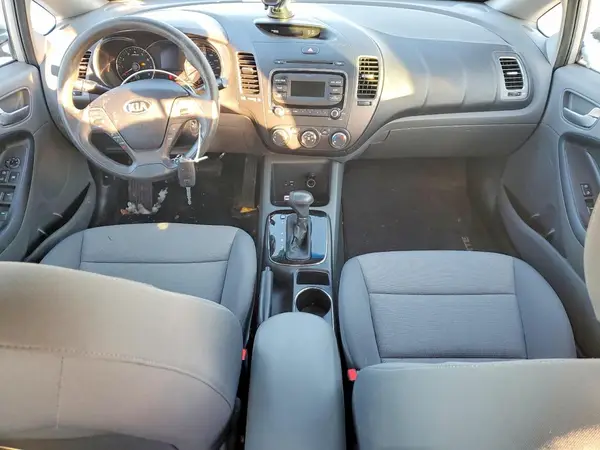 3KPFK4A78HE158404 2017 KIA FORTE - Image 8