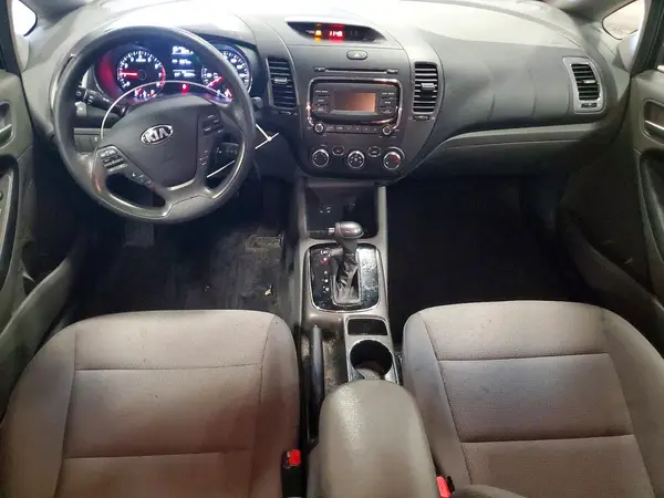 3KPFK4A78JE165441 2018 KIA FORTE - Image 8