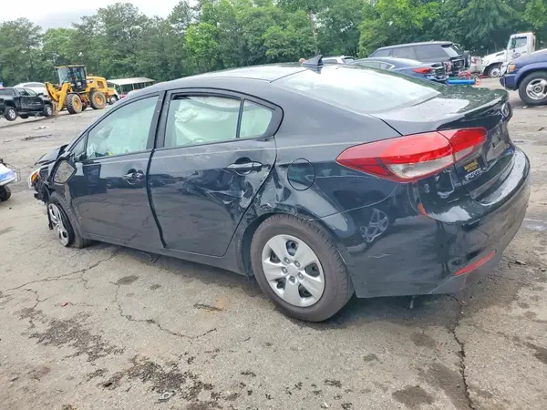 3KPFK4A78JE168212 2018 KIA FORTE - Image 2