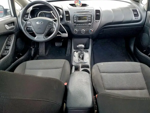 3KPFK4A78JE168355 2018 KIA FORTE - Image 8