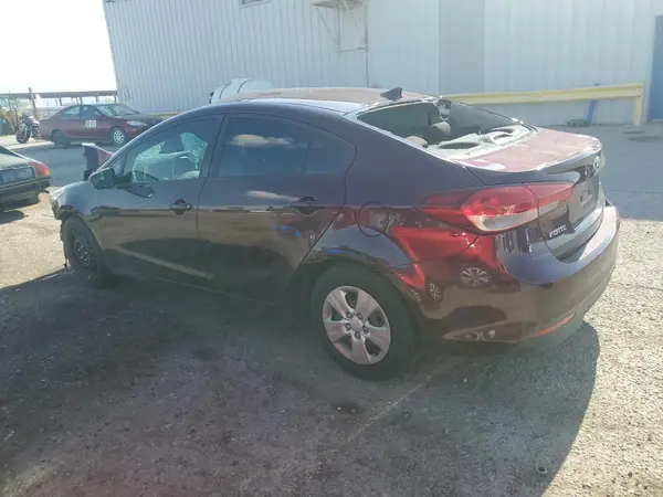 3KPFK4A78JE168484 2018 KIA FORTE - Image 2