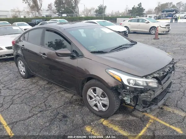 3KPFK4A78JE168680 2018 KIA FORTE - Image 1