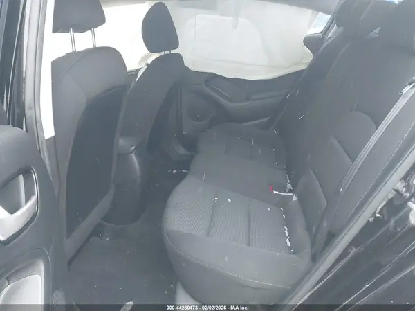 3KPFK4A78JE168811 2018 KIA FORTE - Image 8