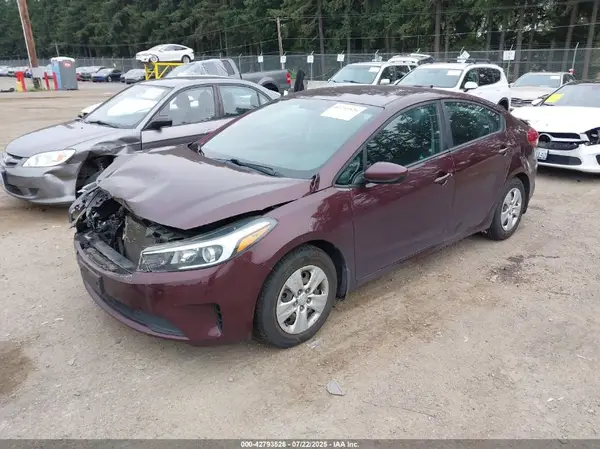 3KPFK4A78JE169179 2018 KIA FORTE - Image 2