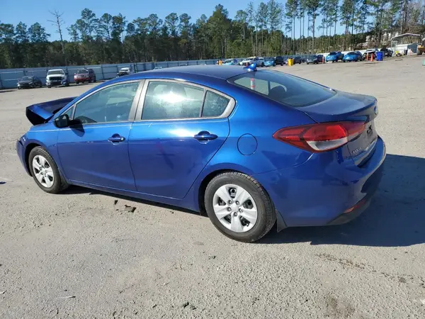 3KPFK4A78JE169263 2018 KIA FORTE - Image 2