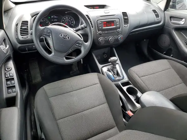 3KPFK4A78JE169828 2018 KIA FORTE - Image 8