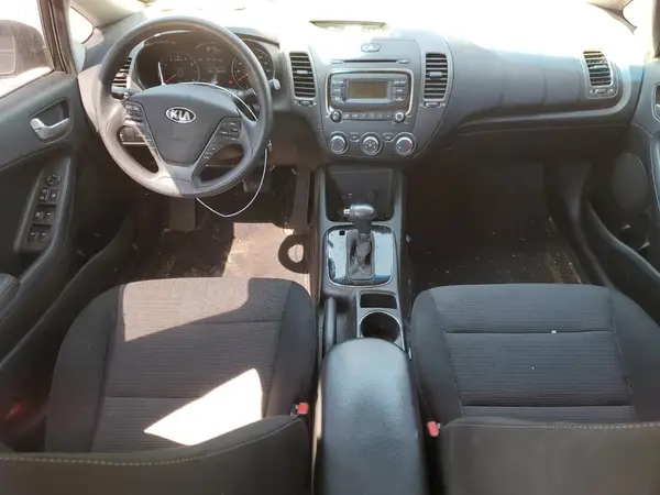 3KPFK4A78JE177198 2018 KIA FORTE - Image 8