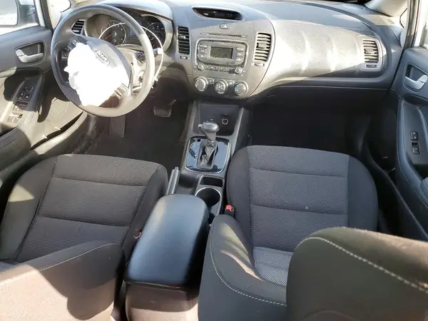 3KPFK4A78JE179887 2018 KIA FORTE - Image 8