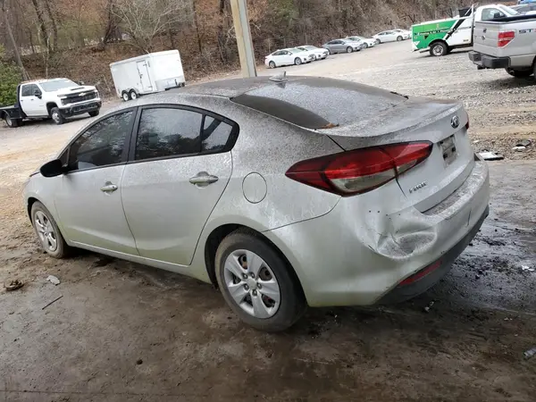 3KPFK4A78JE180487 2018 KIA FORTE - Image 2
