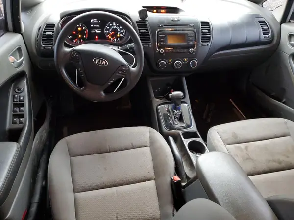 3KPFK4A78JE180487 2018 KIA FORTE - Image 8