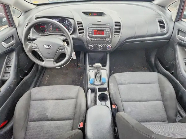 3KPFK4A78JE180862 2018 KIA FORTE - Image 8